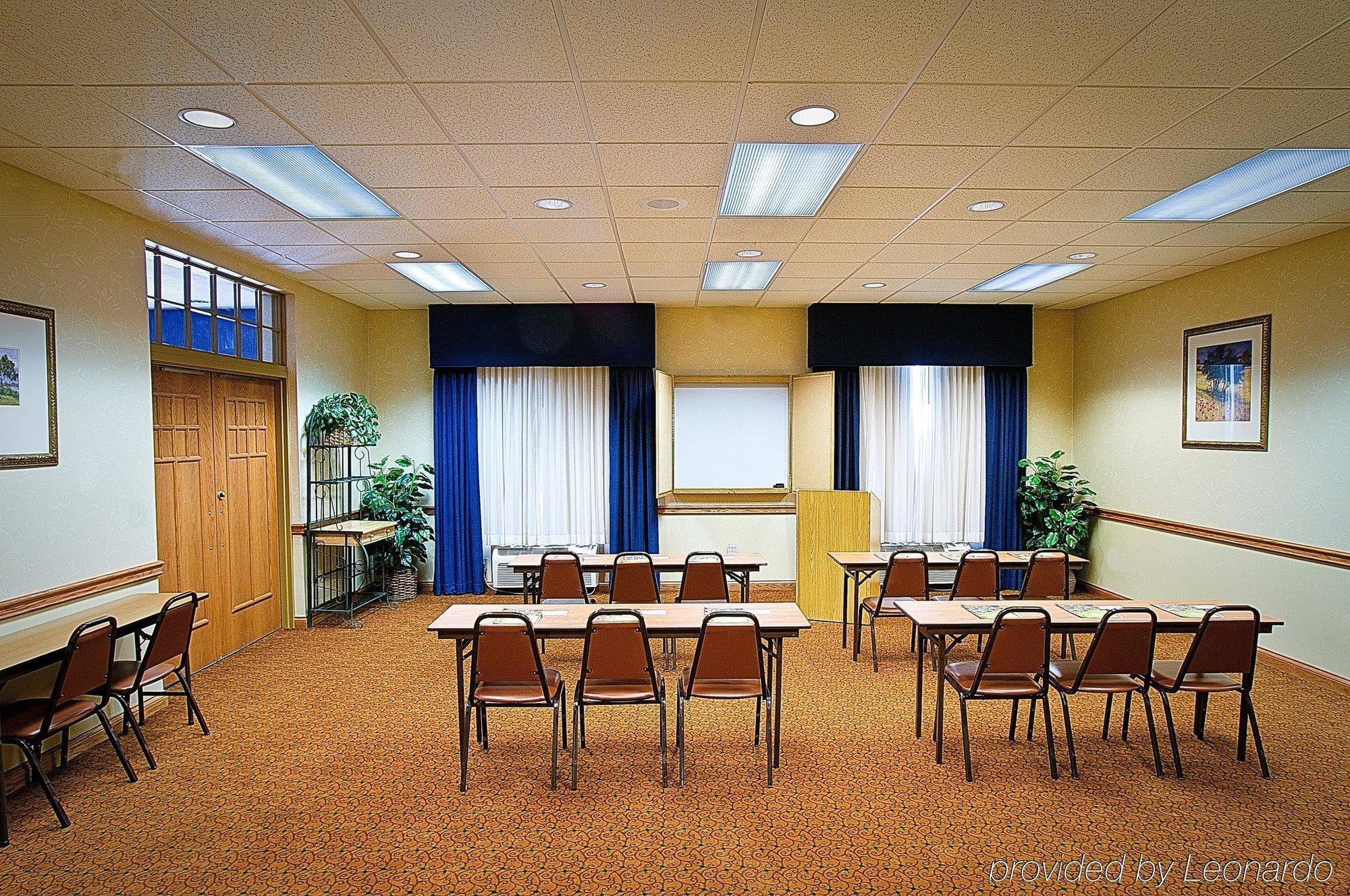 Hotel Comfort & - Akron Cuyahoga Falls